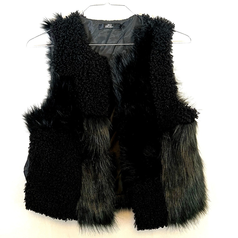 BKE Boutique Faux Fur Vest Black Open Front Lined Boho Womens M Patchwork Pieced